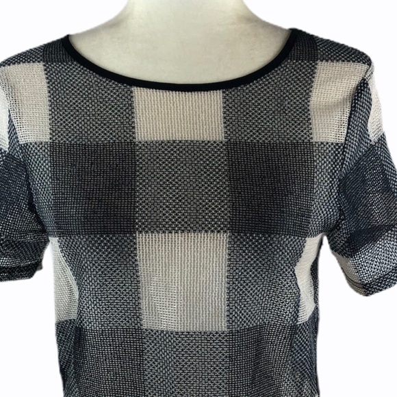 Jenn. Mesh Plaid Crop Top - Picture 2 of 8